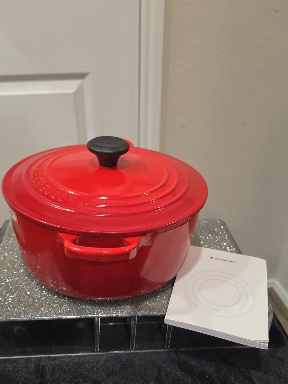 Le Creuset Enameled Cast Iron Signature Round 3.5QT Dutch Oven-Cerise/Cherry Red